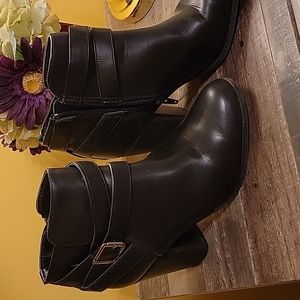 Black heel ankle boots